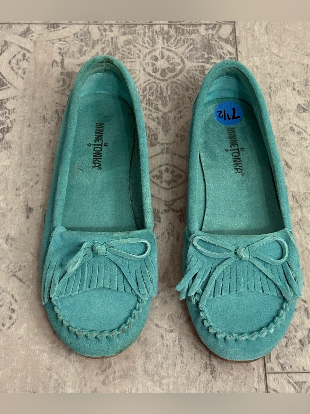 Minnetonka Kilty Moccasins Teal SZ 7.5 / 7 1/2
